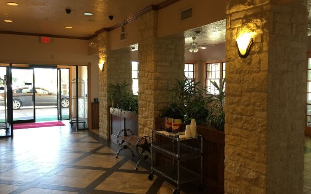 Fredericksburg Hill Country Hotel