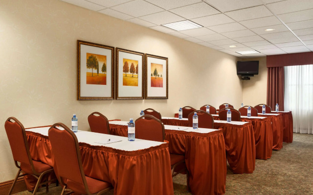 Country Inn & Suites by Radisson, Carlisle, PA
