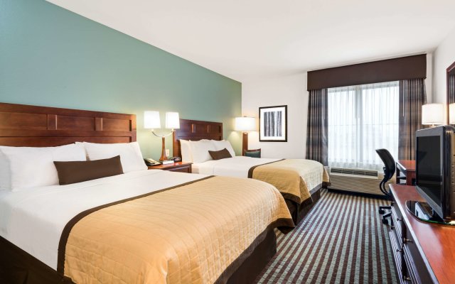 Baymont by Wyndham Denver International Airport