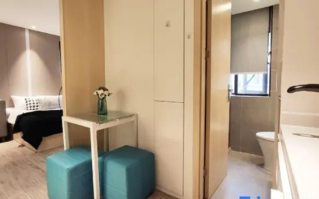 Rongju Hotel (Xujiahui Shanghai Stadium)
