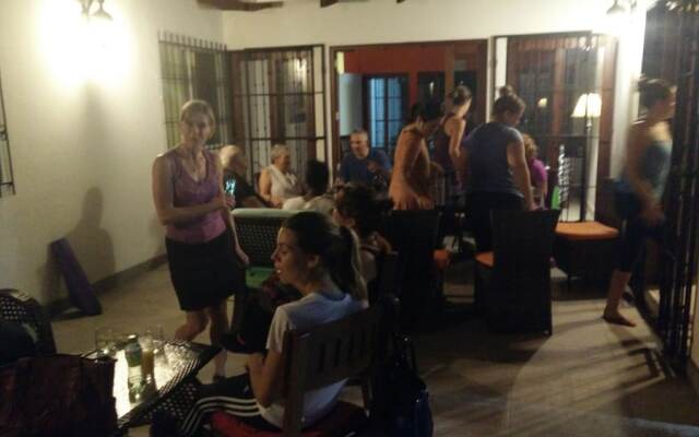 El Mirador Suites and Lounge