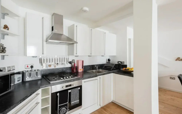 Platinum Apartment next to London Bridge 9995