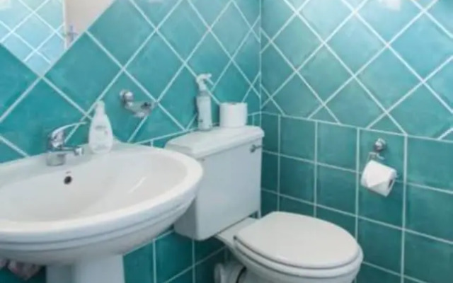 Central 1 Bedroom Apartment in Gardens