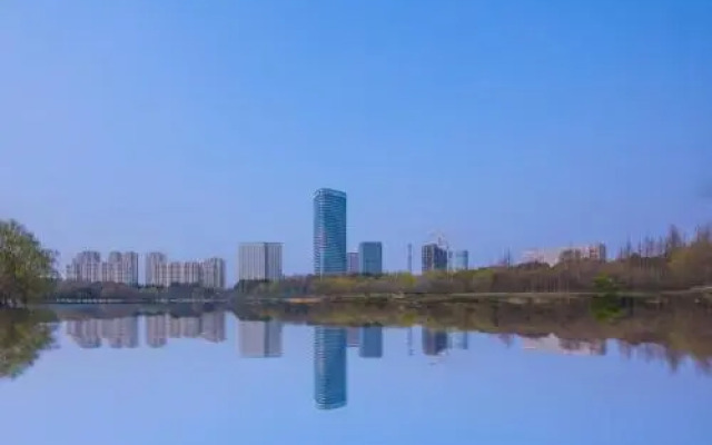 Auto City Ruili Hotel