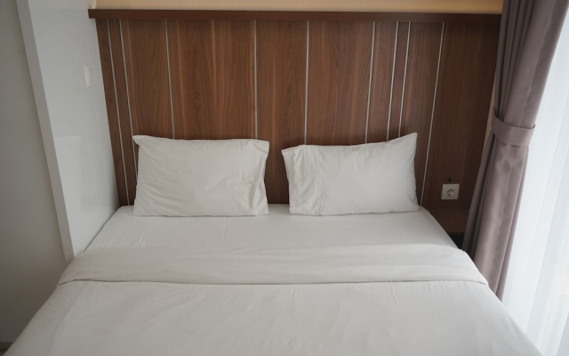 Homey And Simple Studio At Sky House Bsd Apartment