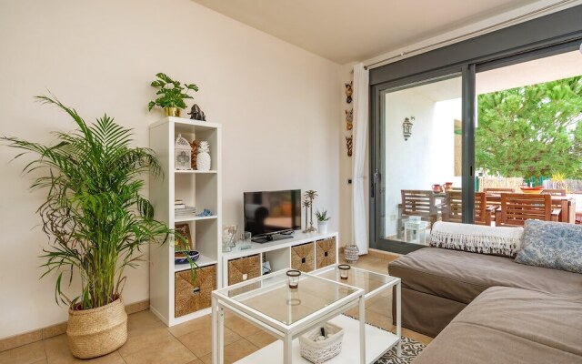 Ground Floor Terrace Apartment in Alamar Ref 31