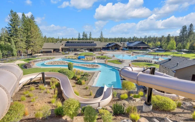 2 Tan Oak-Hot Tub-3BR/2BA