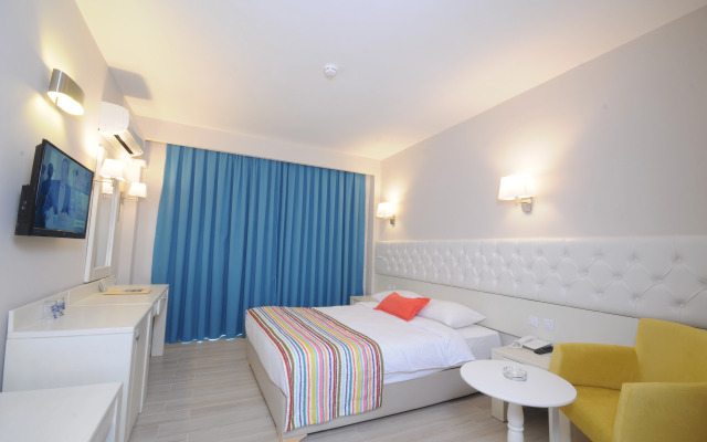 Tropical Beach Hotel