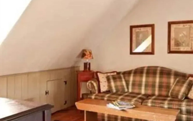 The Wayside Inn Bed & Breakfast