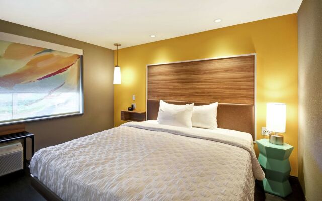 Tru by Hilton Louisville Airport