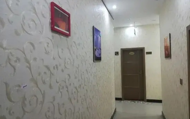 Yuanmou Yuexi Theme Hotel