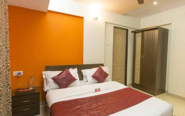 OYO 477 Apartment Bandra East