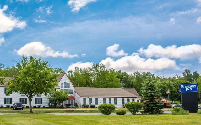 Rodeway Inn Lakeville