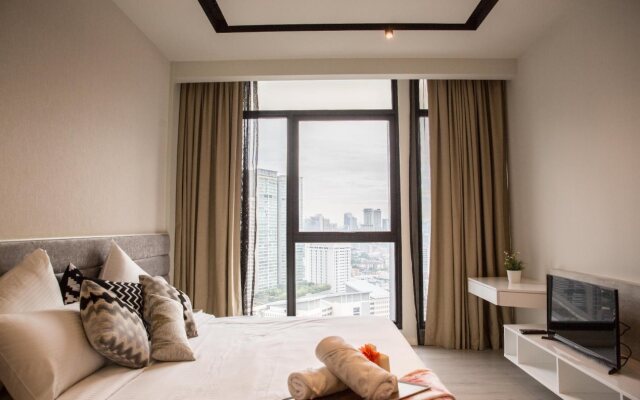 Expressionz Professional Suites By Plush
