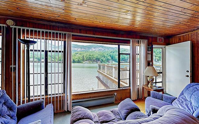 Lakefront Deck W Blue Ridge Mountain View 2 Bedroom Home