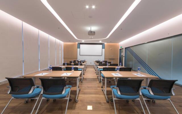 Holiday Inn Express Liyang Huafu by IHG