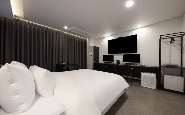 Wall Hotel Cheonan Cheongsu