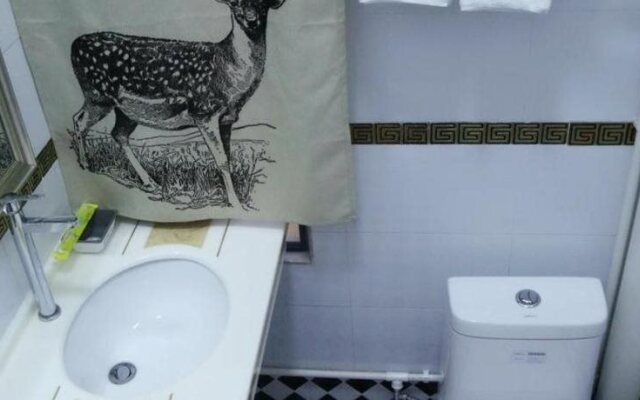 Zhaohuaxishi Youth Hostel