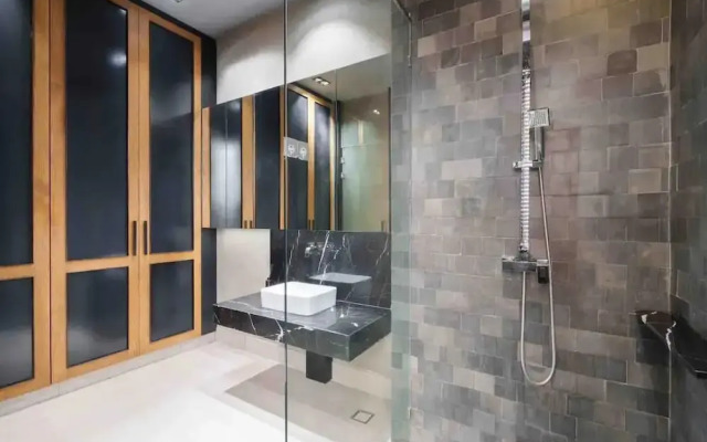 Luxury Pool Villa With Jacuzzi & Lift by Thonglor