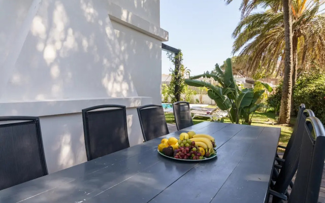 Golden Villa Luxury Pool Retreat & Beach