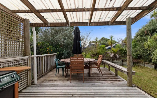 Riverview Retreat - Cooks Beach Holiday Home