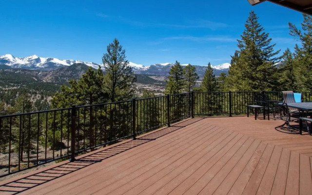 Macmillan Dog-friendly Vacation At Windcliff 4 Bedroom Home by RedAwning