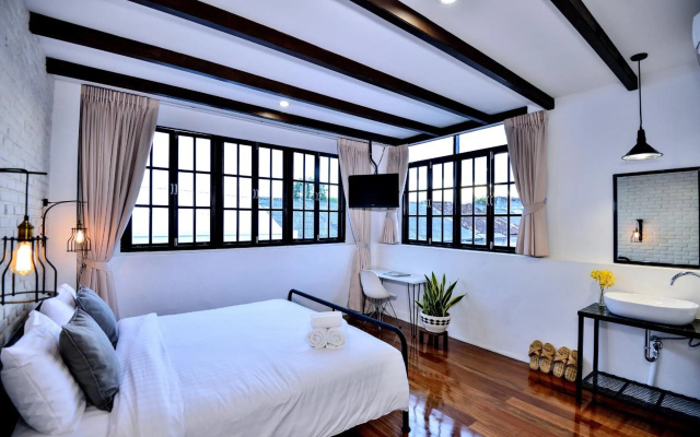 The Rommanee Classic Guesthouse – Guest Rooms – Phuket Town
