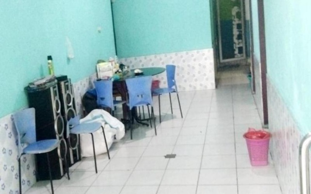91281 Guest House Indah Jaya – Restaurant – Tarakan