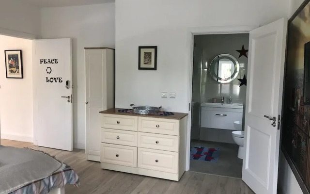 B&B and Self Catering Mon Petit Cottage