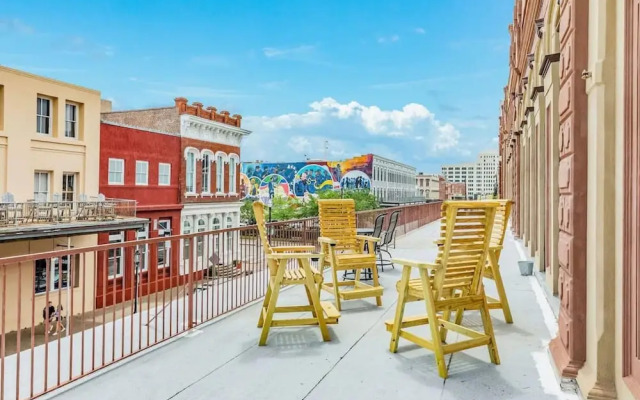 Galveston Historic Strand Loft 201