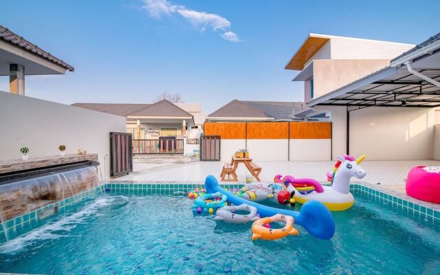 Hani Pool Villa
