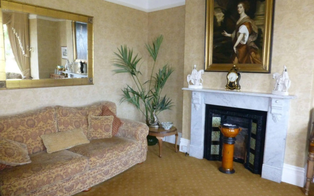 Summerhill Hotel