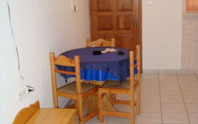 Delphin Rooms Sivota