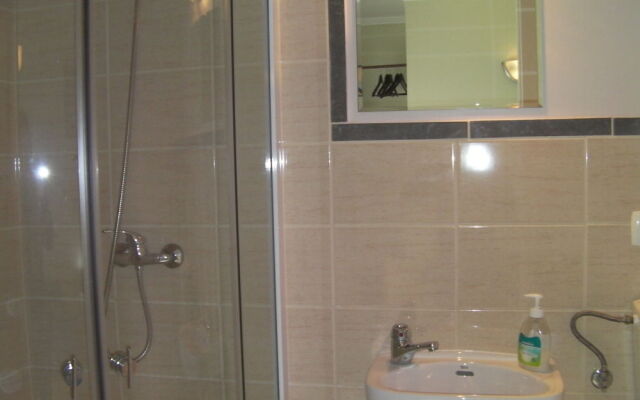 Peniche Surf Lodge - Hostel