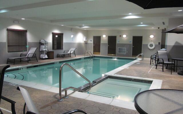 Holiday Inn Express and Suites - Stroudsburg