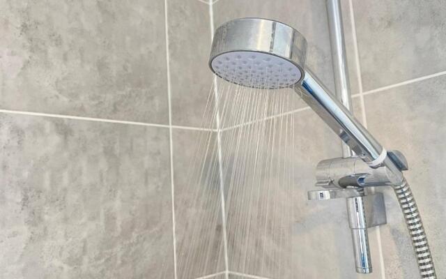 Lovely 2 bedroom apartment with free parking