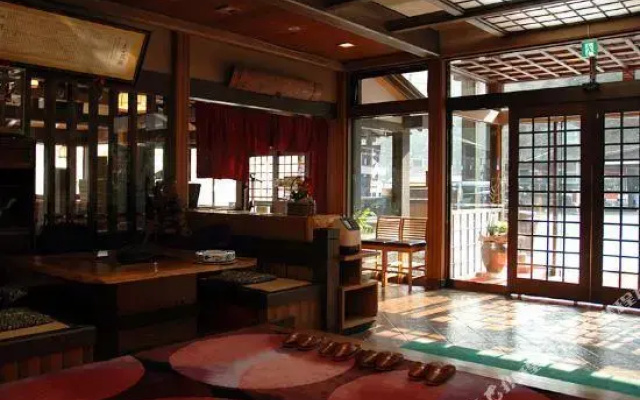 Taishakukyo Kanko Hotel Kinsaikan
