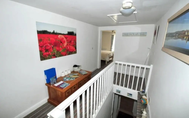 Treviglos Lodge Bed  Breakfast