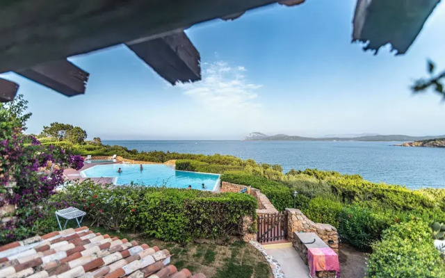 Punta Volpe Home With Pool