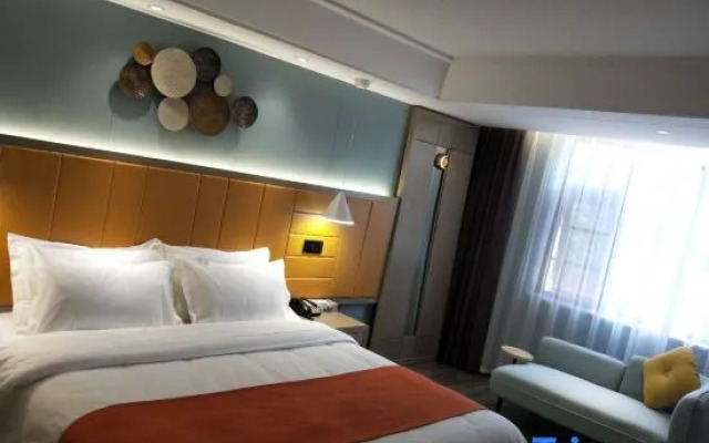 Huaxi Hongta Avenue High-speed Railway Station