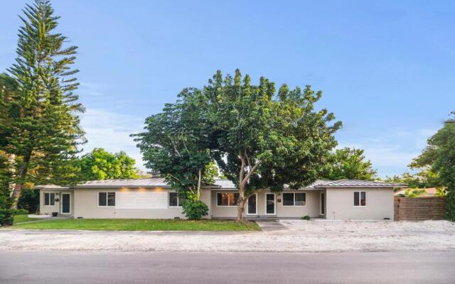 Alani Bay Premium Condos