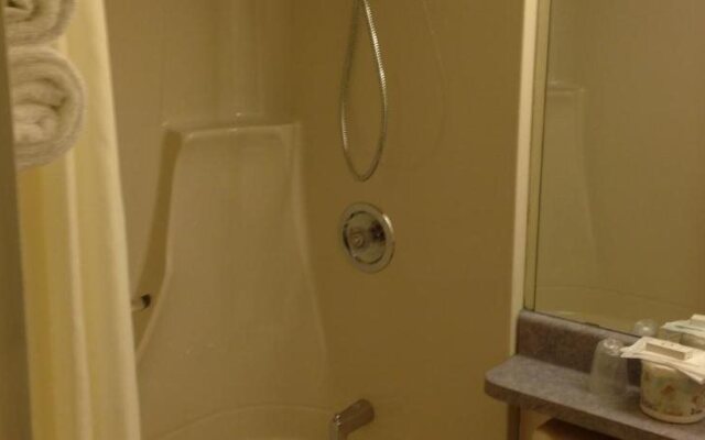 Petawawa River Inn and Suites