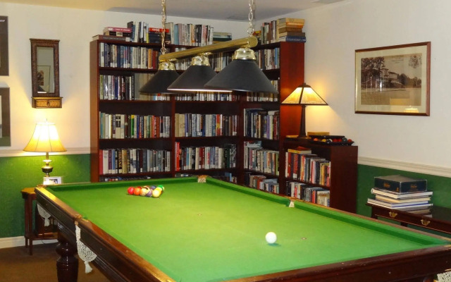 Canterbury Inn