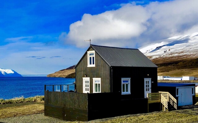 Vellir Grenivik a home with a view