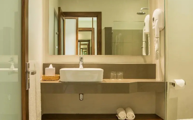 Tarisa Resort & Spa