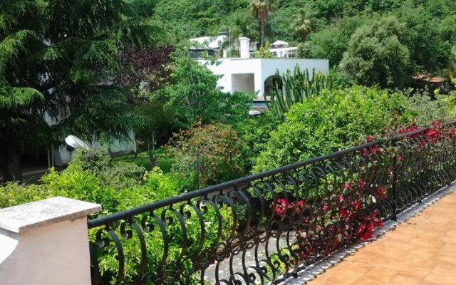 Villa L'Innominata B&B and Holiday Home