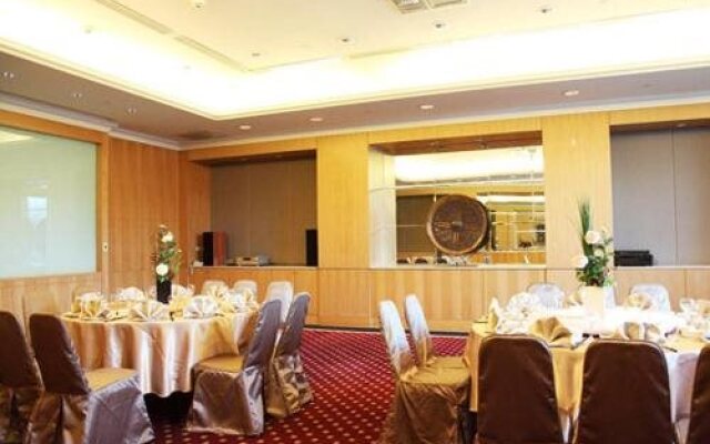 Hooyai Hotel