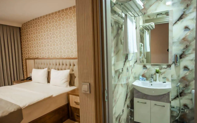 Altus Hotel Baku - Free Massage