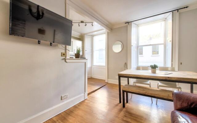 Perfect Location! - Charming Rose St Apart for 4