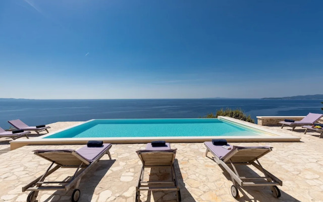 Stone Houses Dingač